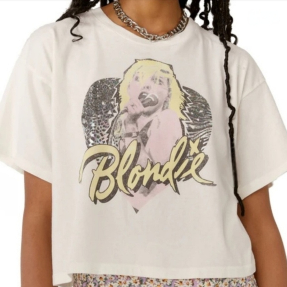Daydreamer Blondie Animal Heart Boxy Crop Tee, White, Size Medium
